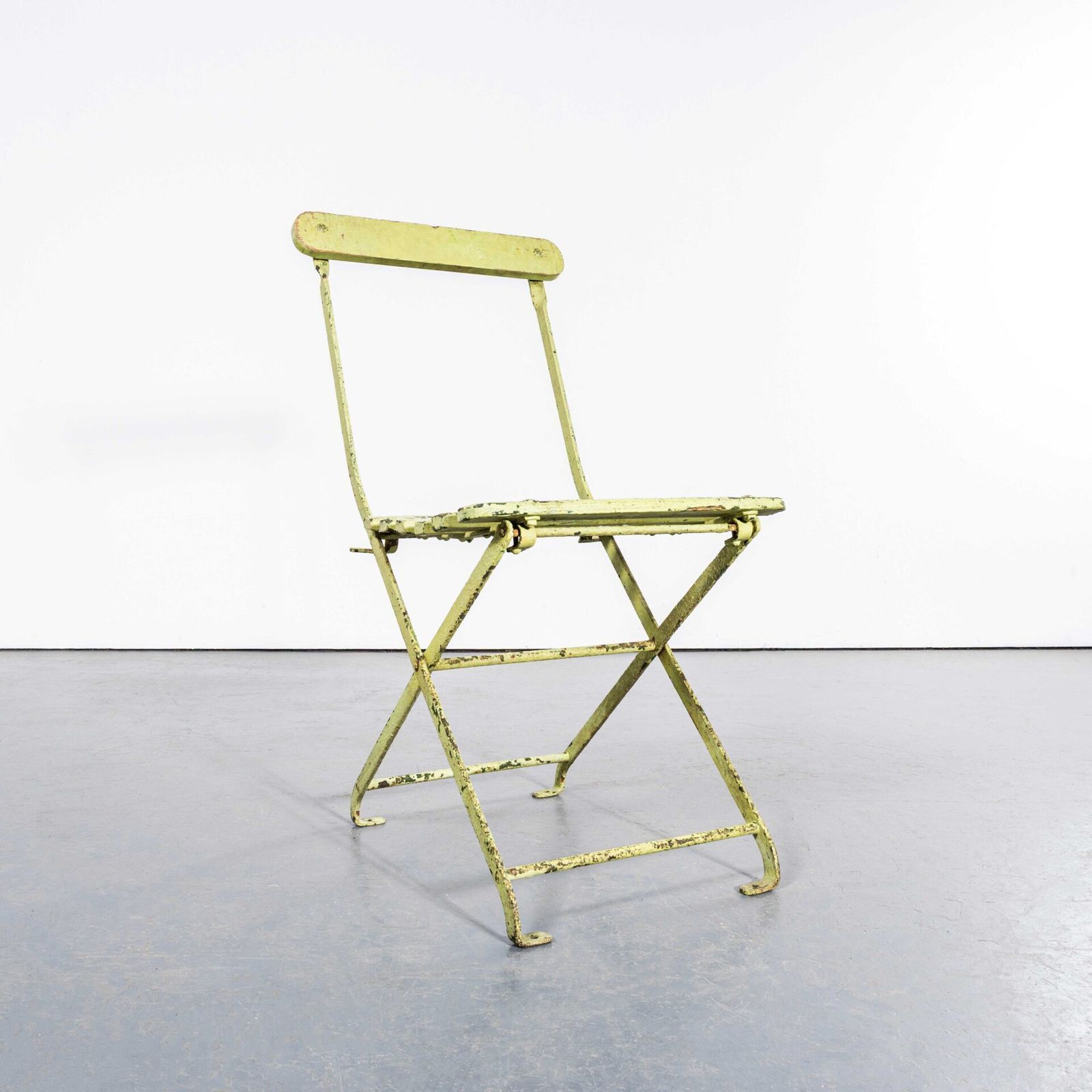 1950’s Original English Pavilion Faded Green Folding Chairs photo vinterior