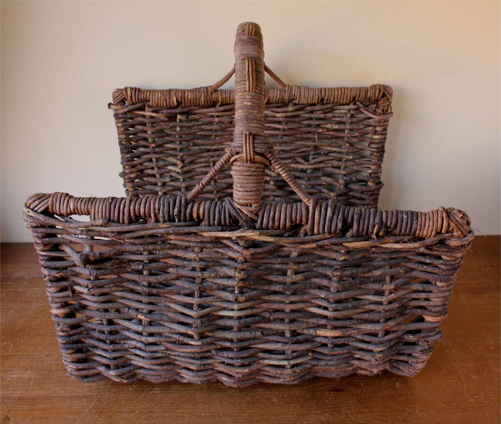 Large Rustic Open End Wooden Log Bin. Hand Woven French Harvest Basket. photo vinterior