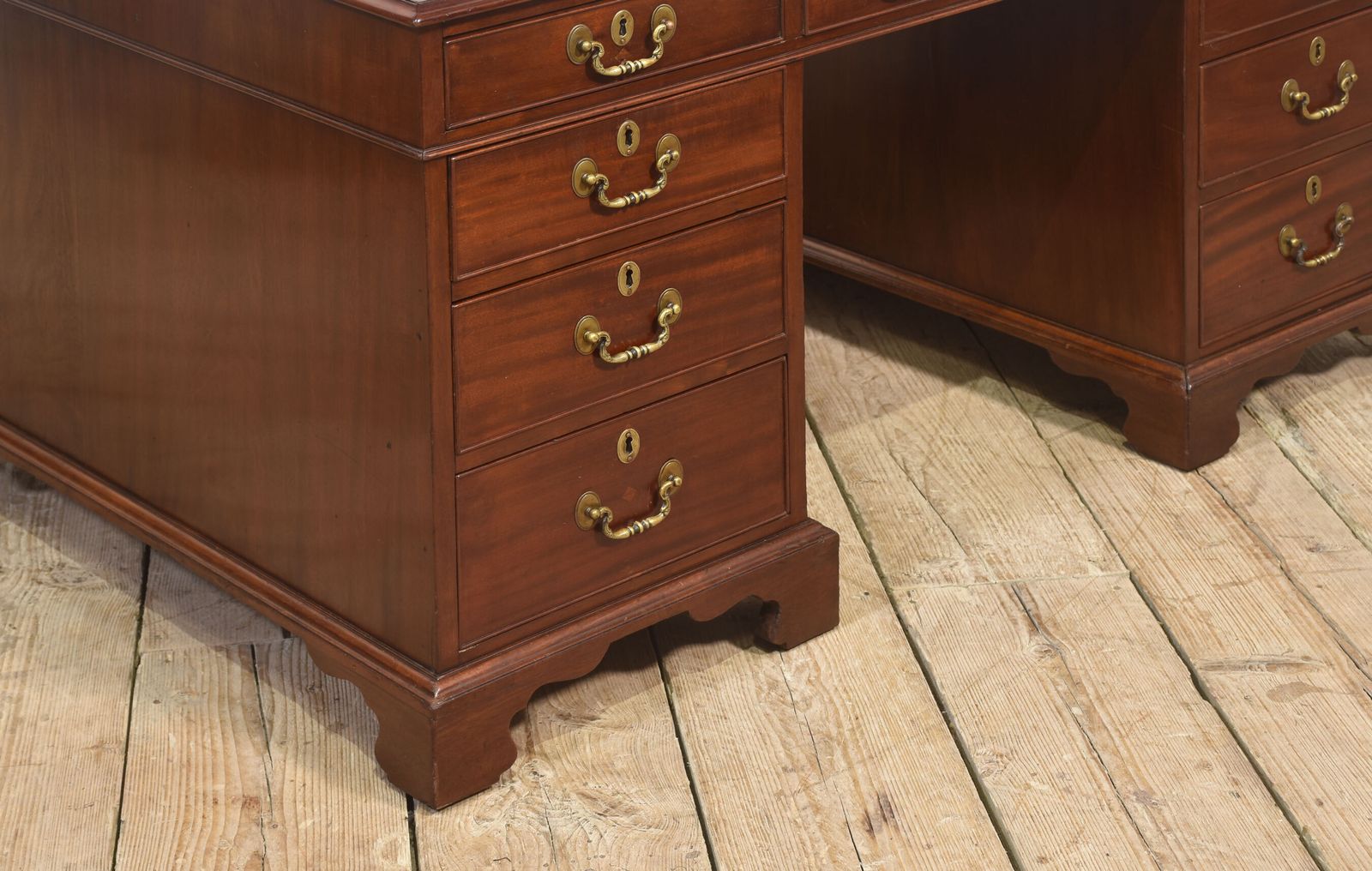photo buy Mahogany Partners Desk