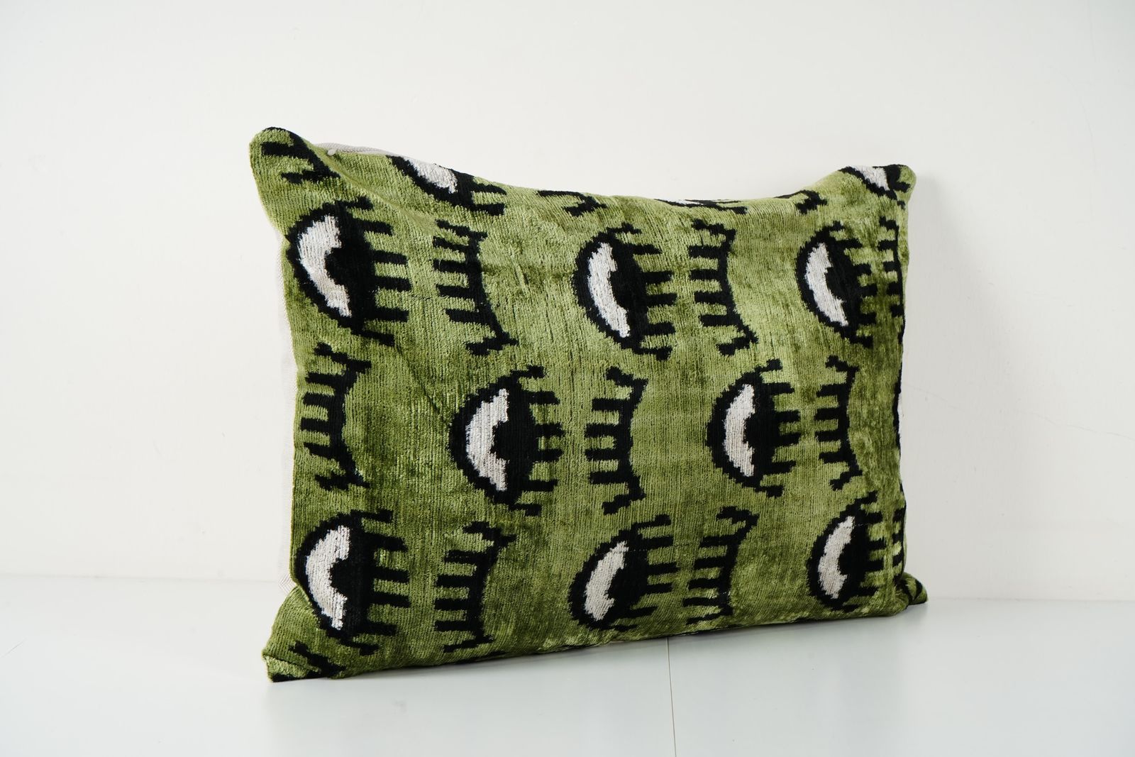Green Eye Silk Ikat Velvet Pillow Cover   Bohemian Evil Eye Decorative Cushion photo Textiles