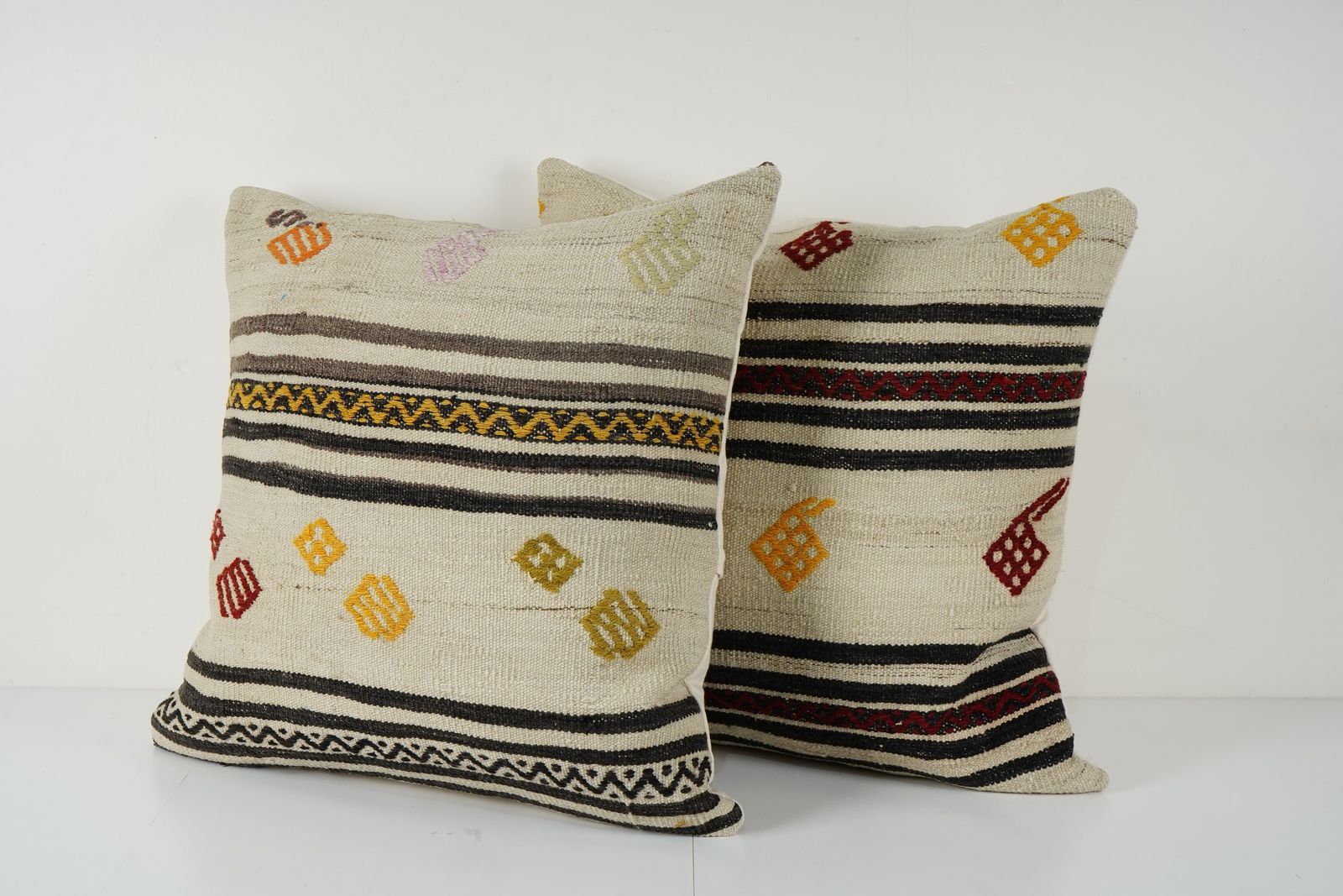 Vintage Turkish Hemp Kilim Pillow Cover, Set Of Two White Striped Anatolian Cushion Cover, Pair Organic Tribal Pillowcase photo Textiles