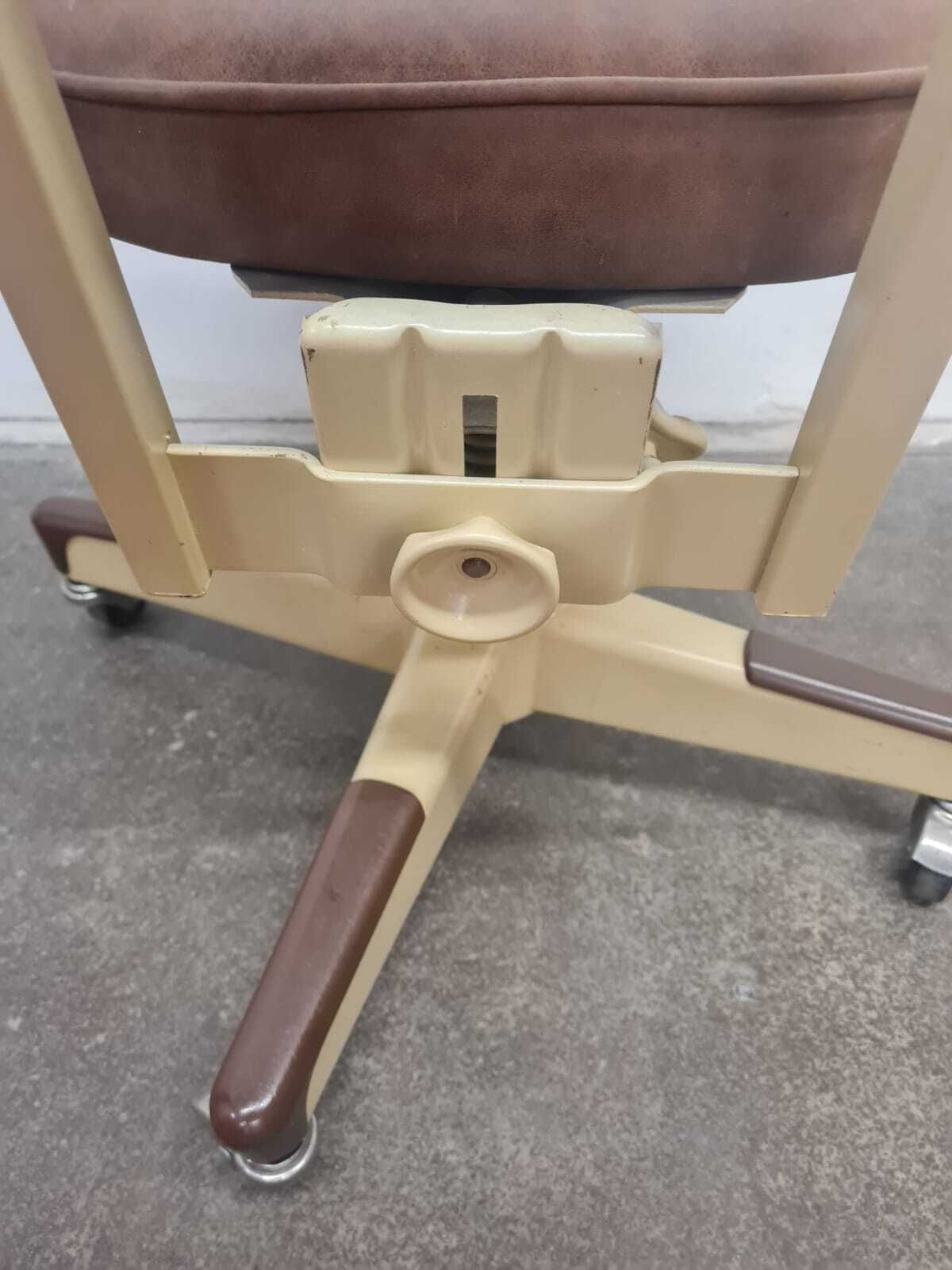Mid Century Modern Swivel Office Chair By United Chair Co., 1950s photo 875.0