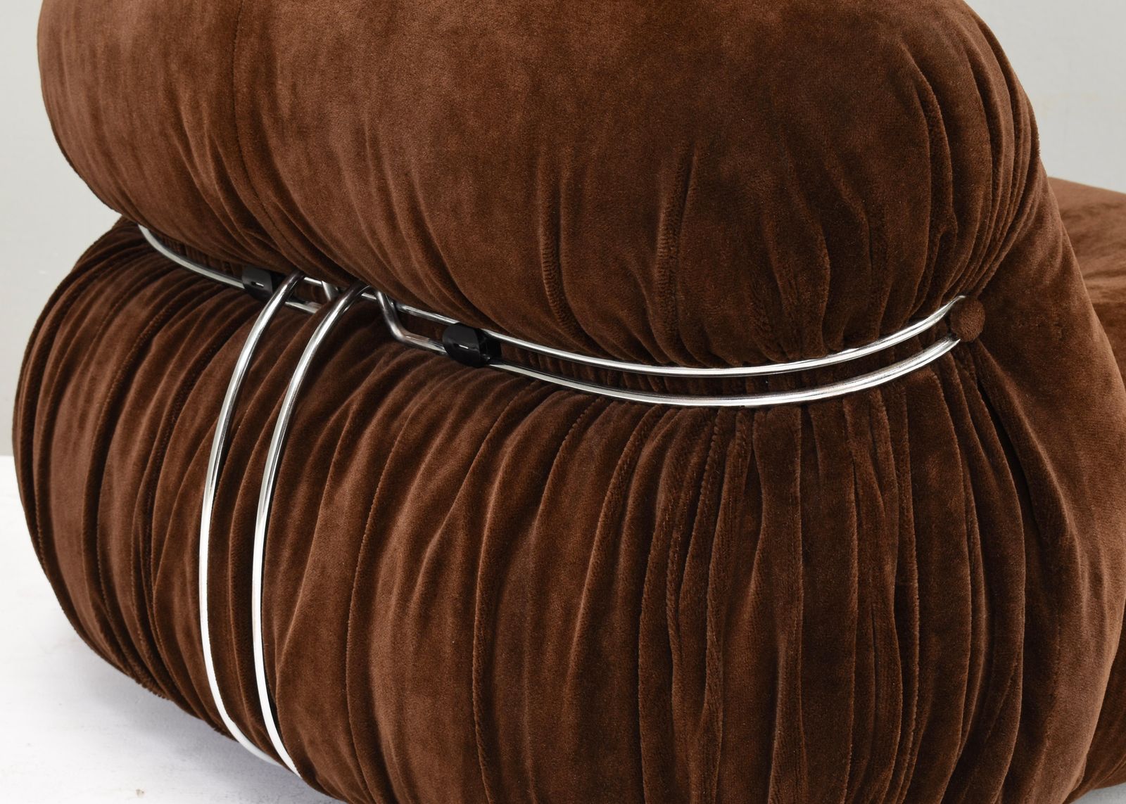 photo vinterior Soriana Chair By Scarpa In Original Chocolate Brown Mohair   Cassina, 1960s