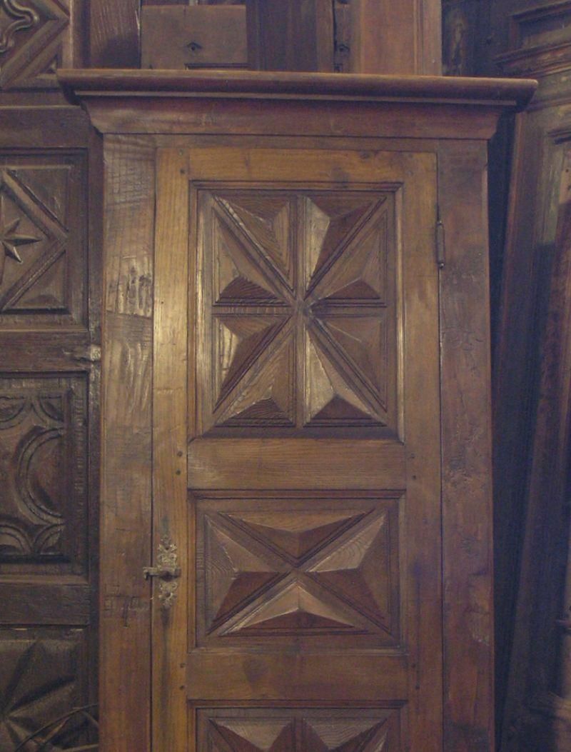 Facade, Placard Wall Panel Carved Diamond Point, Italy photo vinterior