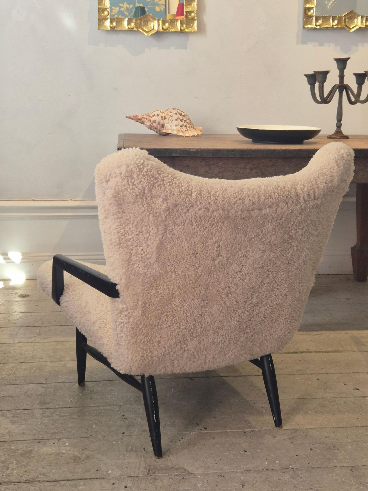 photo furniture Swedish Modern, Timeless Easy Chair In Sheepskin, By Svante Skogh. Nice Patina.