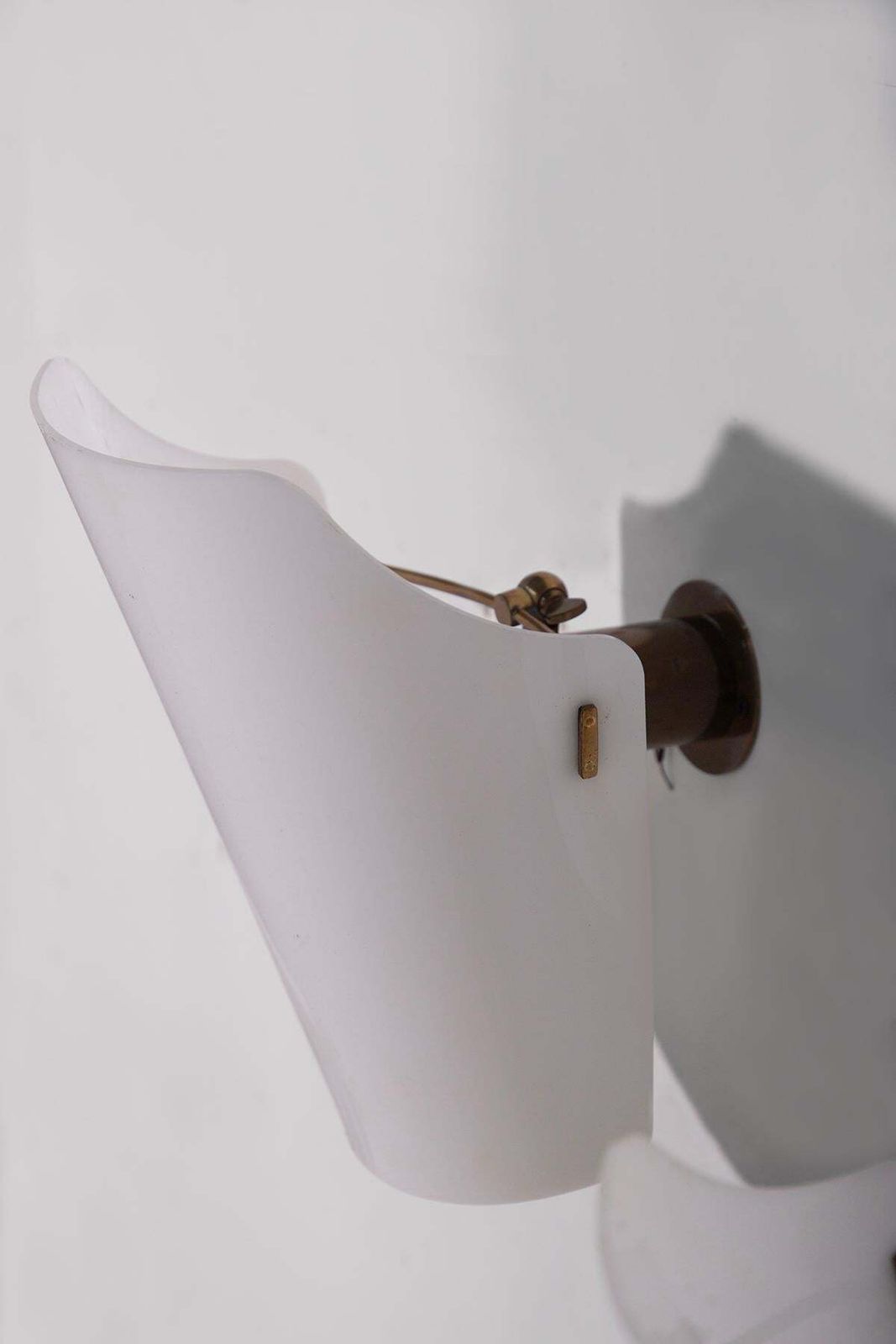 photo furniture Pair Of Wall Sconces By Gino Sarfatti For Arteluce In White Plexiglass