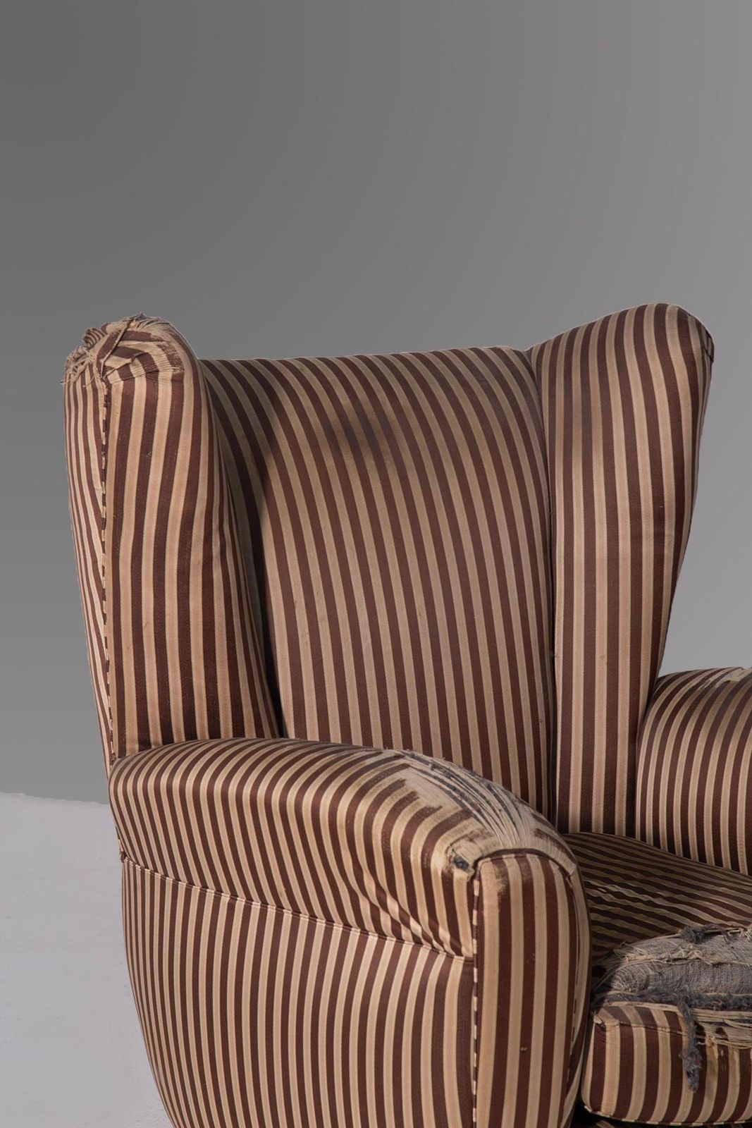 Osvaldo Borsani Rare Armchairs In Orignal Condition In Silk photo buy