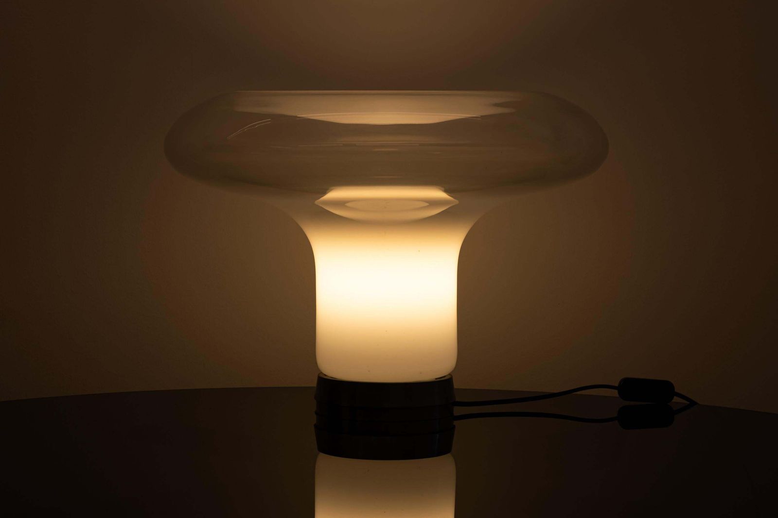 Angelo Mangiarotti Lesbo Table Lamp In Metal And Blown Glass By Artemide photo for sale