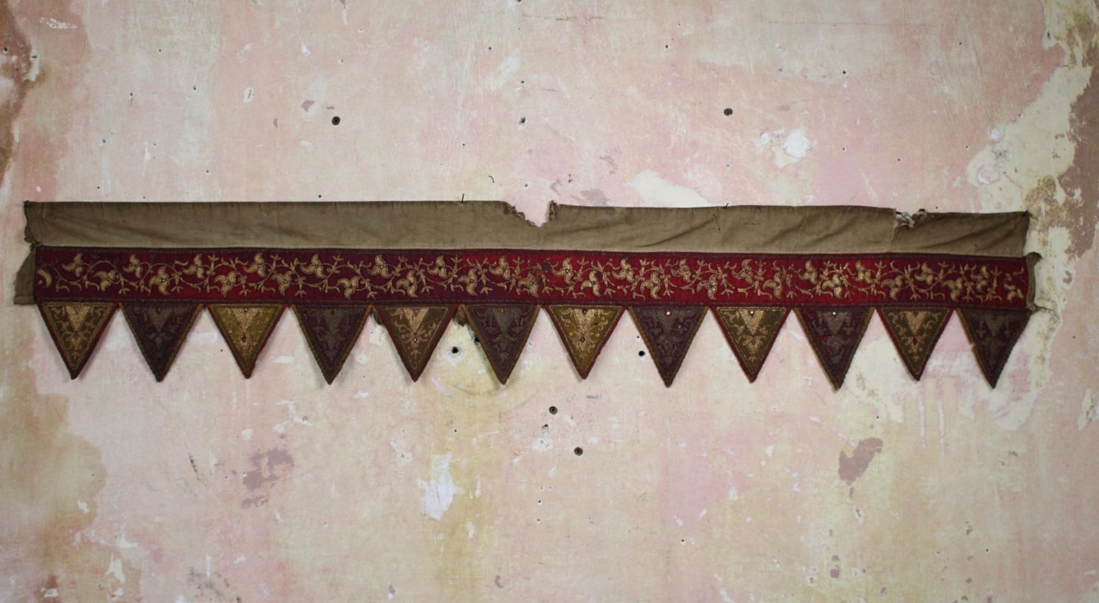 photo vinterior Pair Of Early 20th C Afghan Bejewelled & Gold Thread Embroidered Door Pelmets