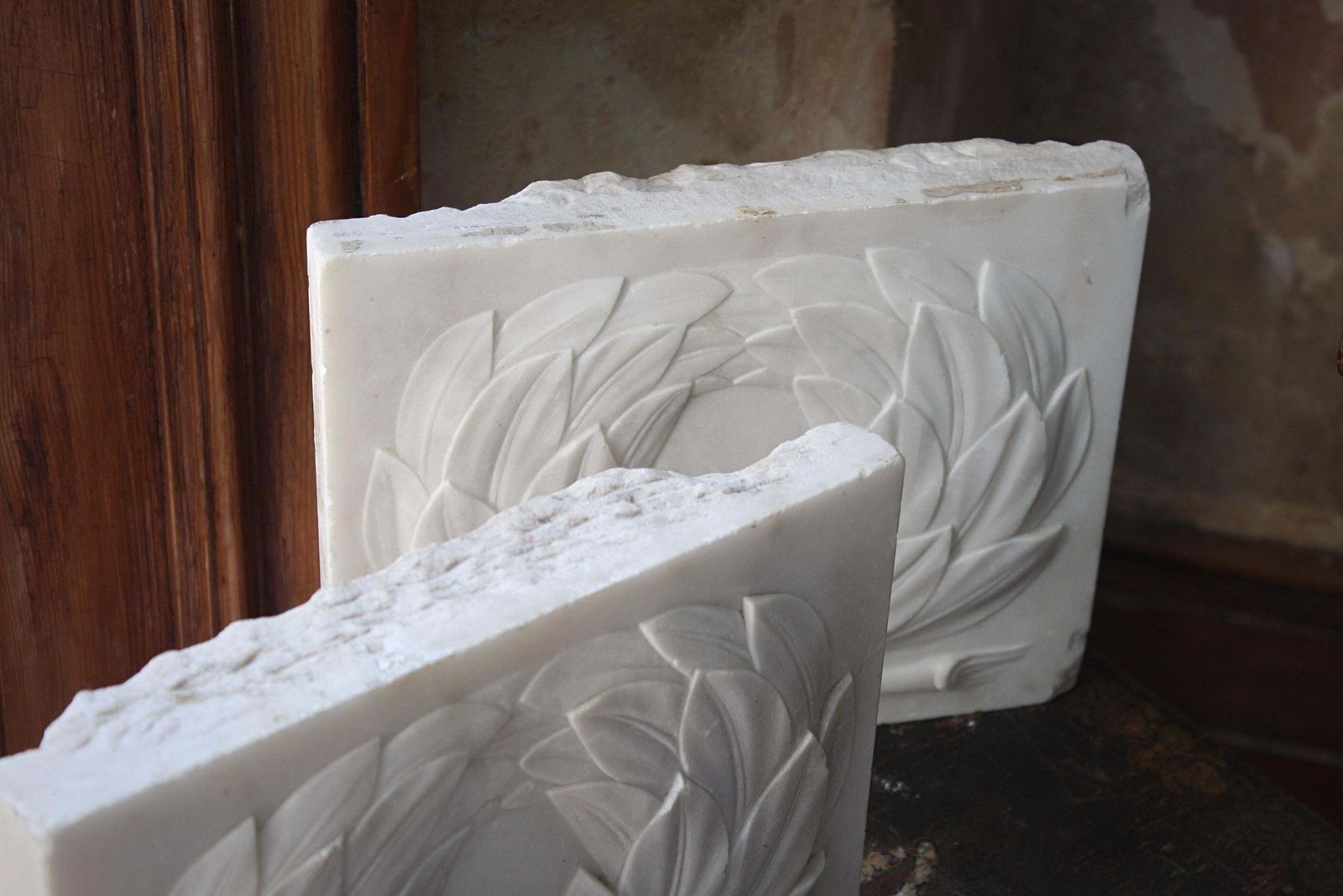 18th C Pair Of Carved Marble Tablets Greek Laurel Wreaths Architectural Elements photo vinterior