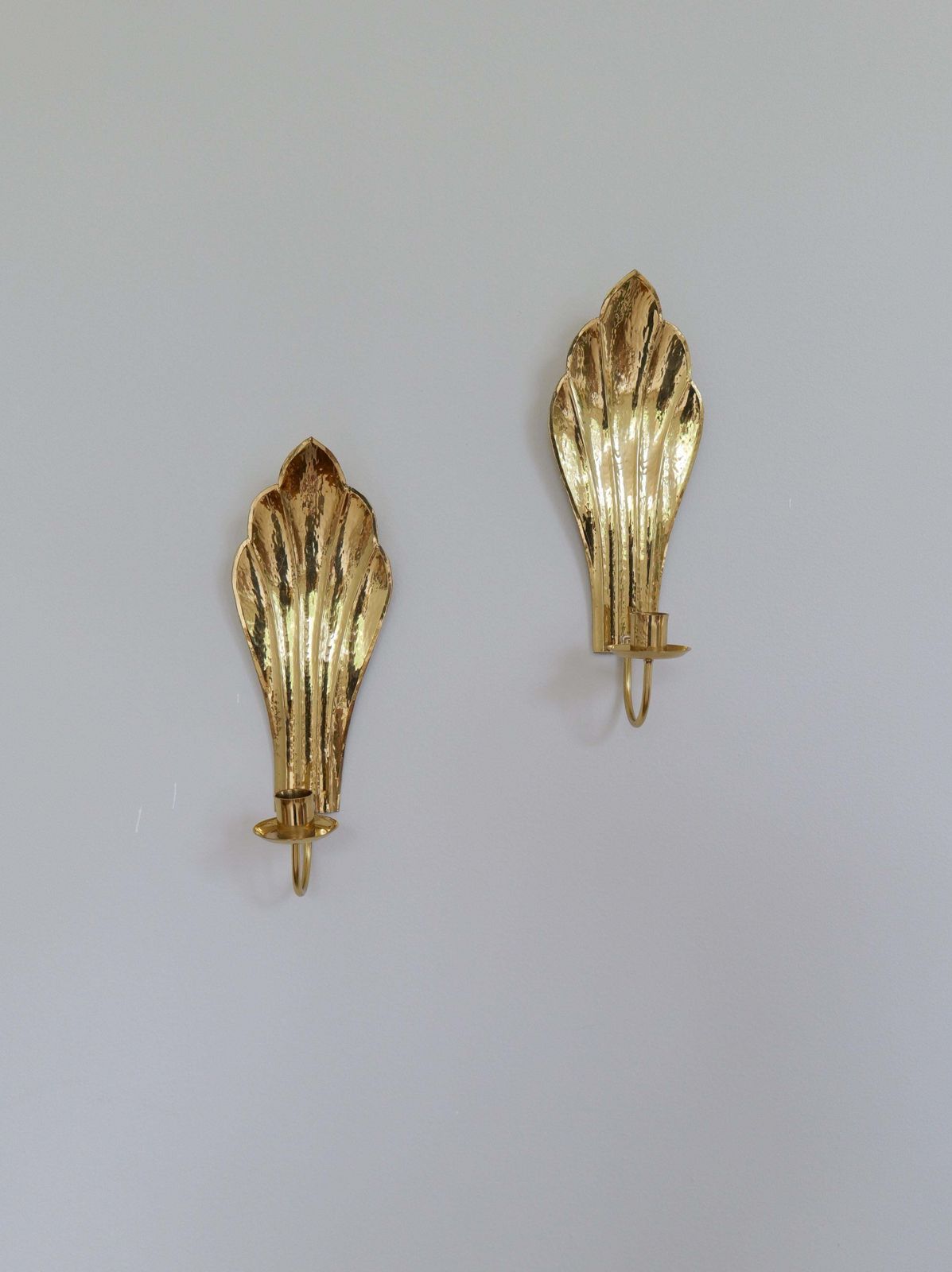 Art Deco Pair Of Brass Wall Candlesticks Holmström, Arvika, Sweden, 1950s photo vinterior