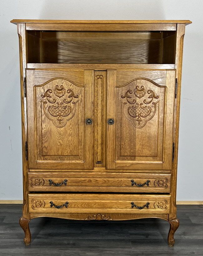 Amazing Vintage French Louis XIV/ Sideboard / Cabinet (Lot 1646)