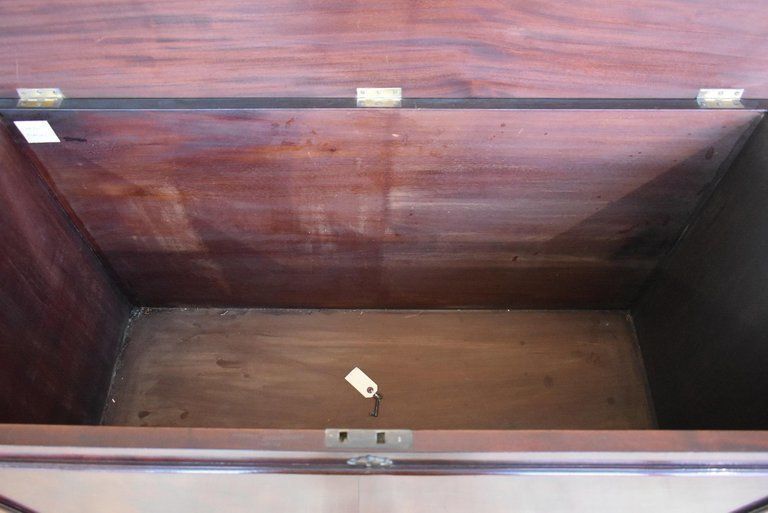 photo furniture 18th Century George III Mahogany Silver Chest By T Wilson, London