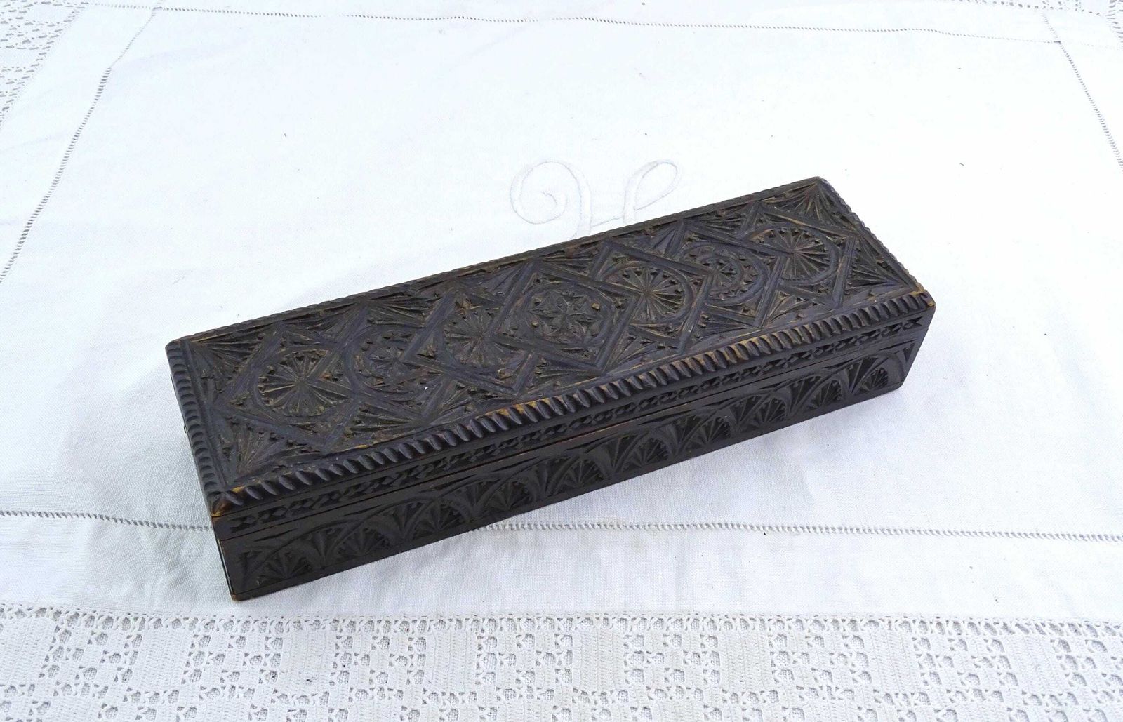 Antique English Wooden Chip Carved Rectangular Glove Box Once Belonging To Hillirent Leriche, Retro Victorian Gothic Revival Casket England