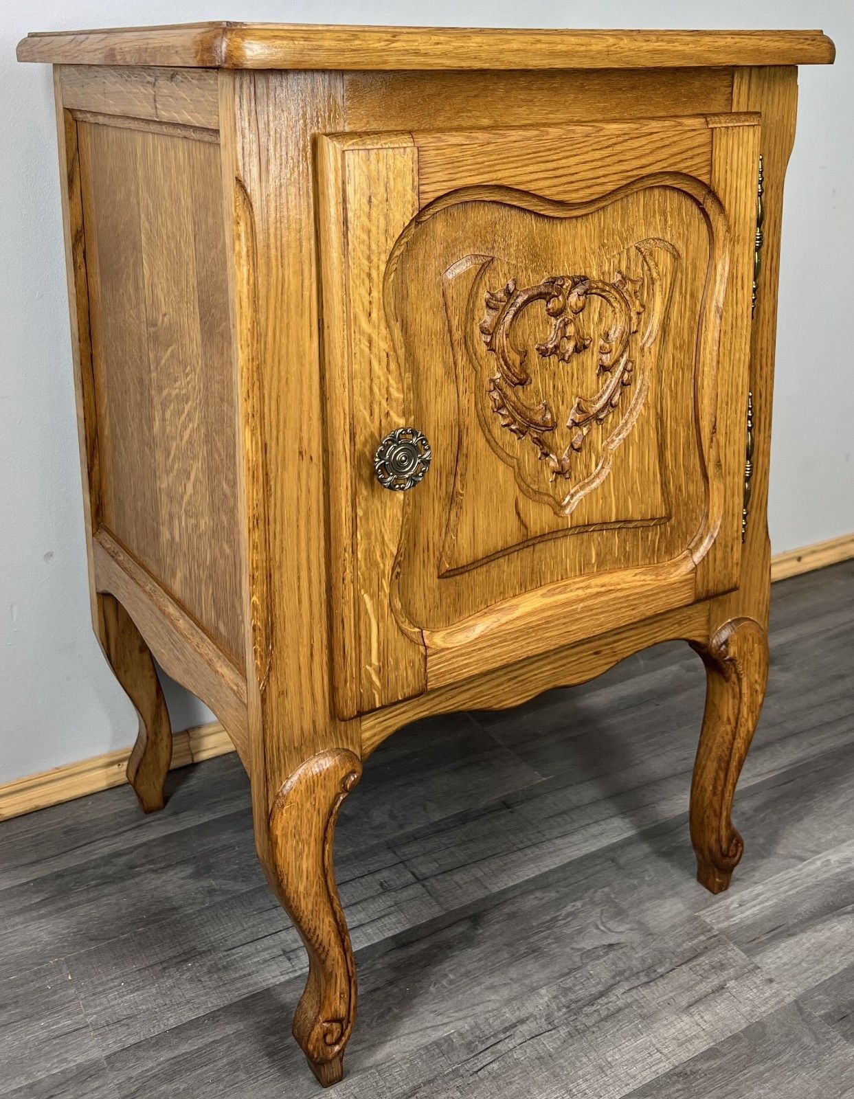 Bedside Cabinet Vintage French Louis XV Style Oak Carved Nightstand Lot 4006 photo for sale