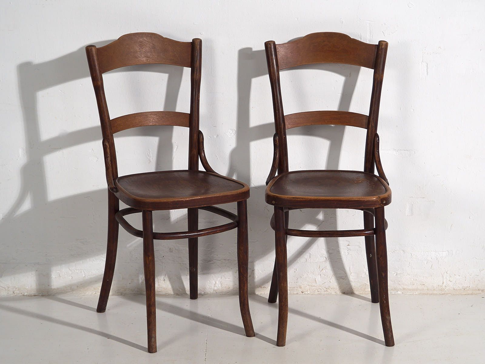 Antique Thonet Mundus Chairs (C.1920). Set Of 2 Pieces #2