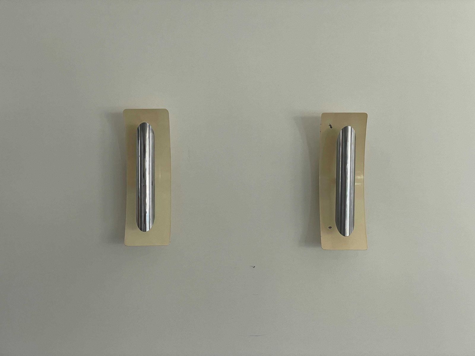 Enamaled Metal And Chrome Head Pair Of Wall Lamps By Reggiani, 1960s, Italy photo for sale