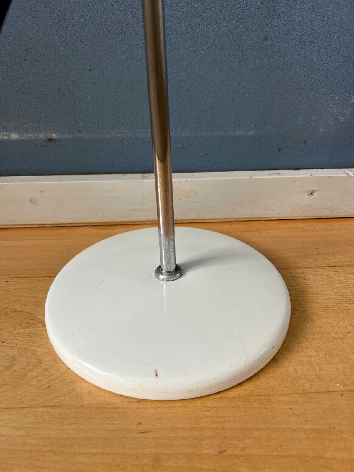 photo for sale Kleine Witte Mid Century Vloerlamp