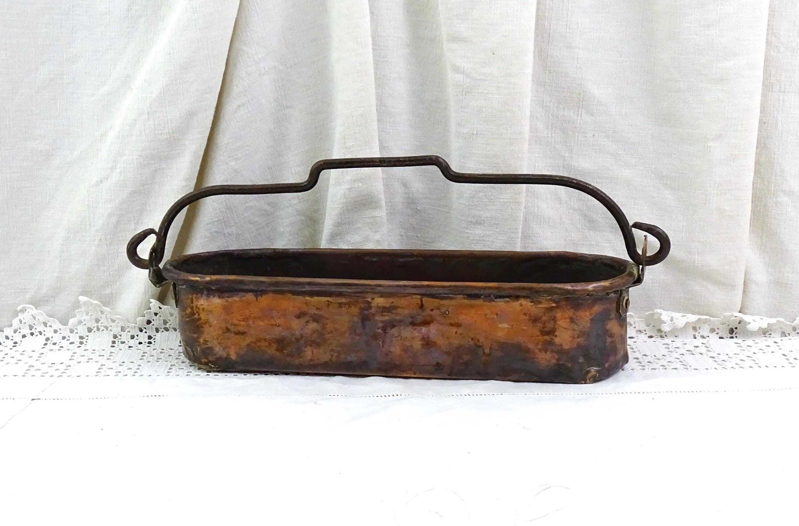 Petite turbotière d'époque en cuivre, pièce d'apprenti ou jouet, cuivrerie vintage de France, objet de château ou maison de poupée