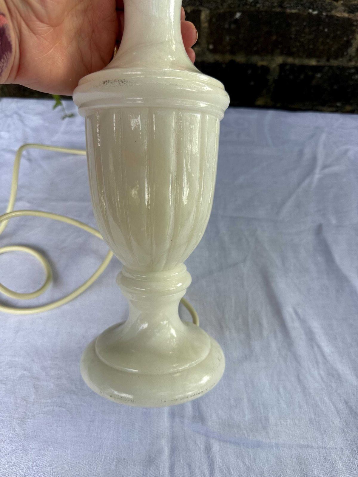 photo furniture Vintage Alabaster Table Lamp With Carved Stone Base And Cream Empire Shade, Heavy Sculptural Lighting With Soft Veining – Working Pat Tested