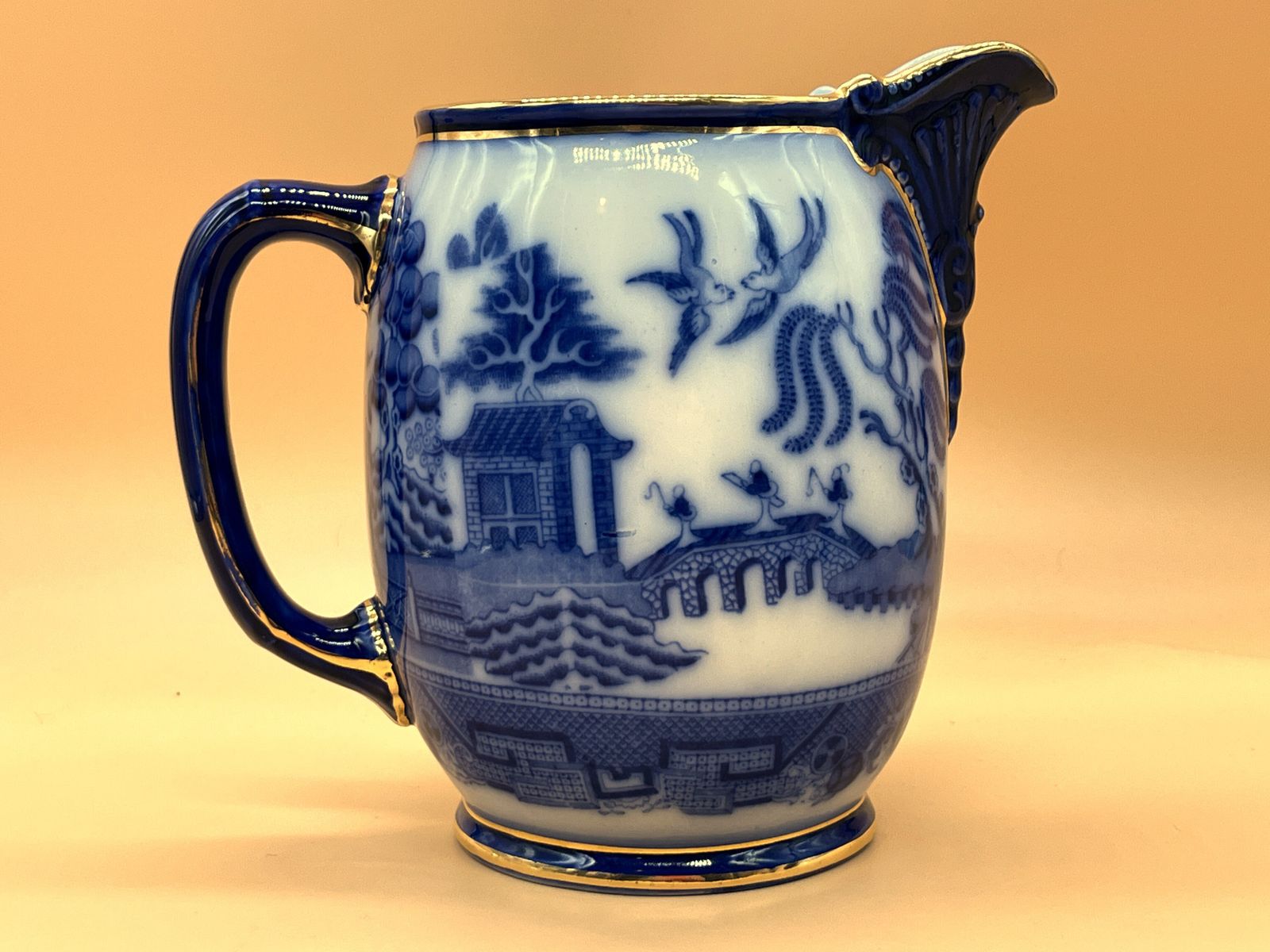 Set Of 3 Antique Royal Doulton Pottery Flow Blue Willow Design Gold Trim Graduated Jugs. 2391. Heights 8", 7" & 6". photo buy