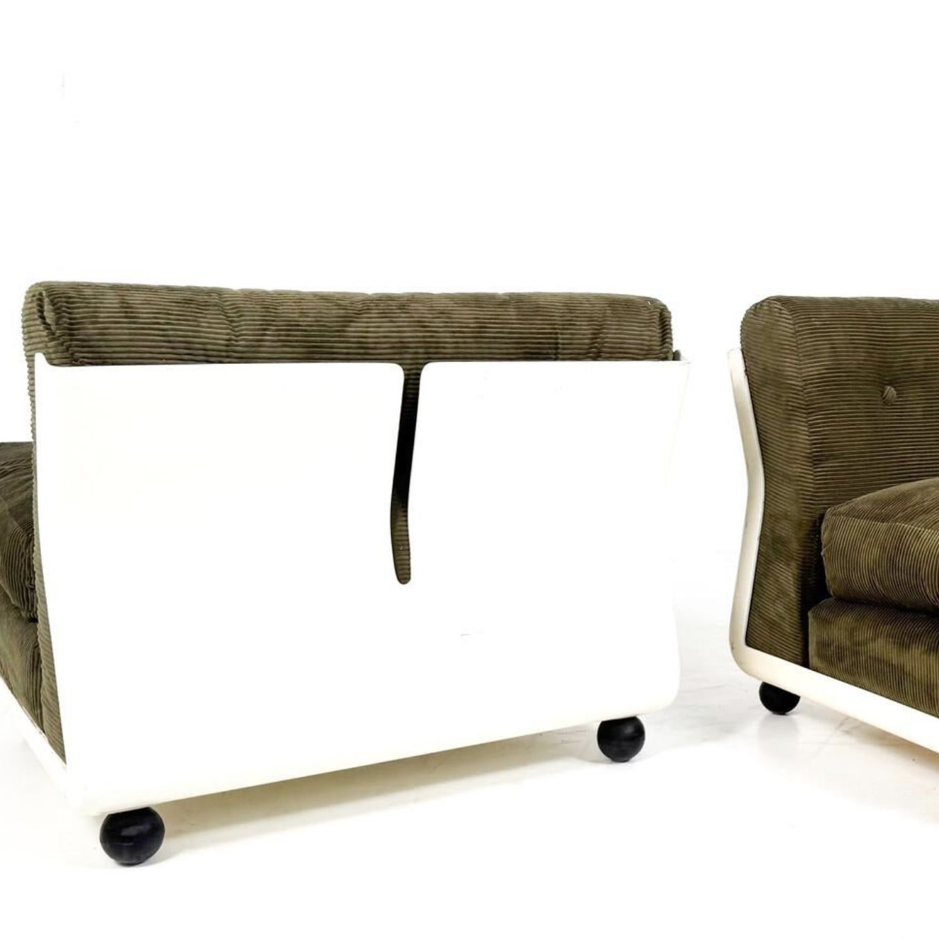 Mid Century Modern Pair Of “Amanta” Armchairs By Mario Bellini, 1960s photo Furniture