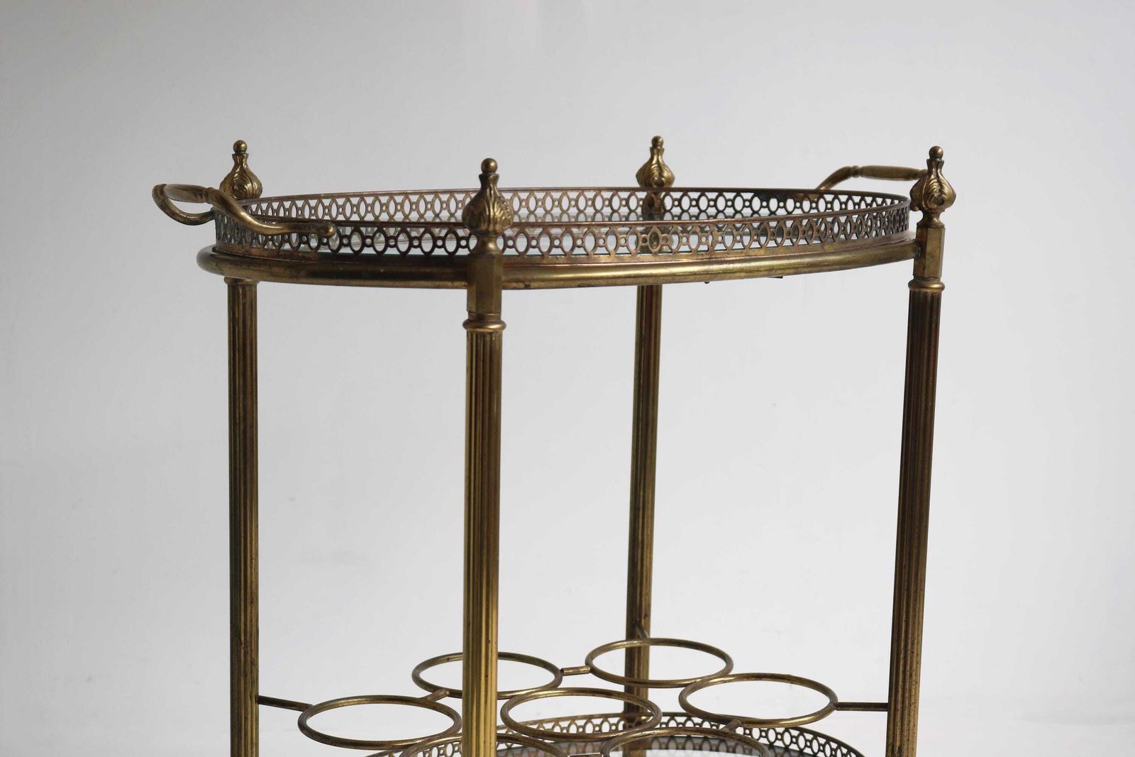 Messing Barwagen Ovaal Hollywood Regency Glazen Trolley Met Afneembaar Dienblad En Flessenrek – Frans, Jaren 1940, Theekar Bijzettafel photo for sale