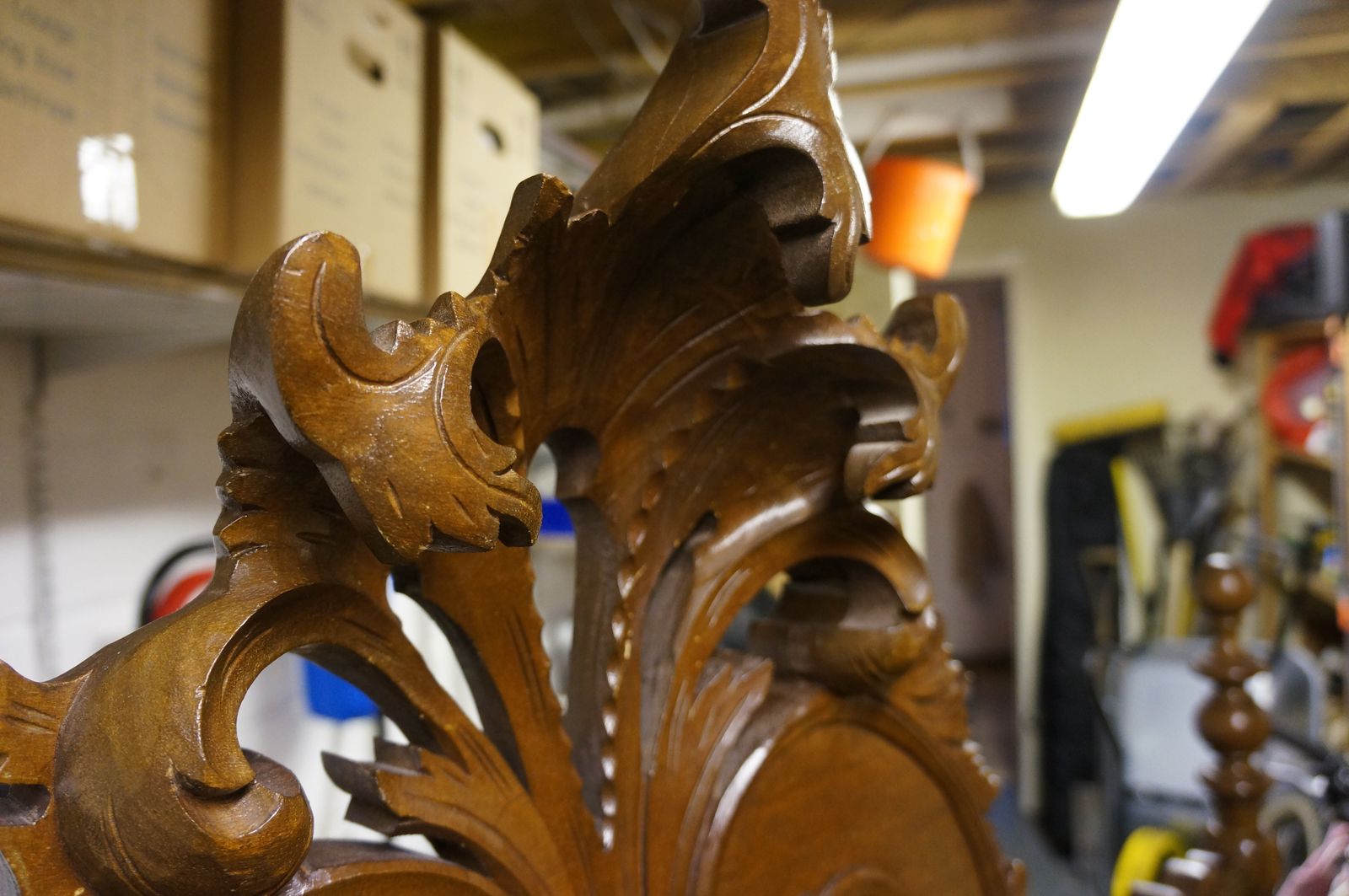 photo vinterior 20th Century Spanish Baroque Hand Carved Bed (Mahogany/Walnut/Cherry) With Slabs