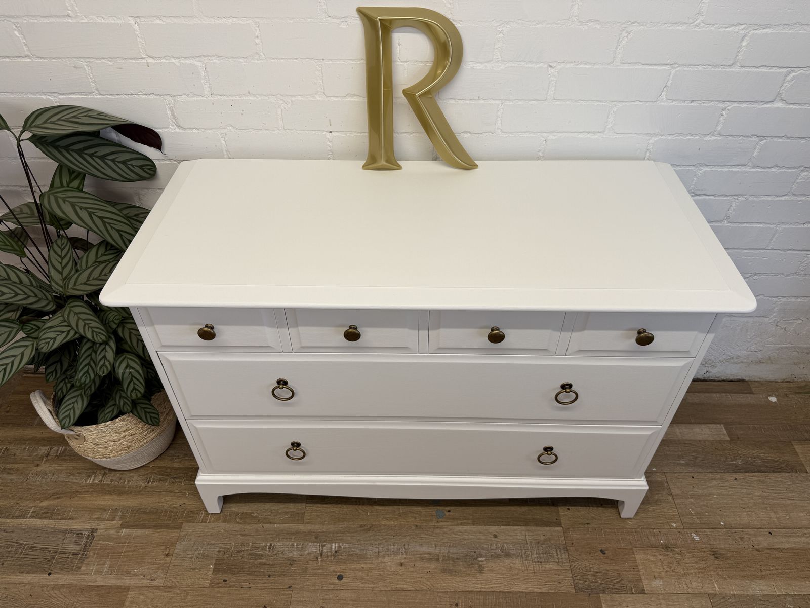 Stag Minstrel 4 Over 2 Chest Of Drawers – Painted In Chantilly Lace photo Furniture