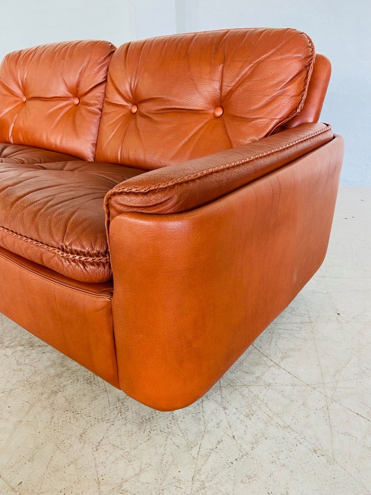 photo vinterior Vintage Danish Mid Century Cognac  Leather 2 Seater Sofa By Siguard Ressell