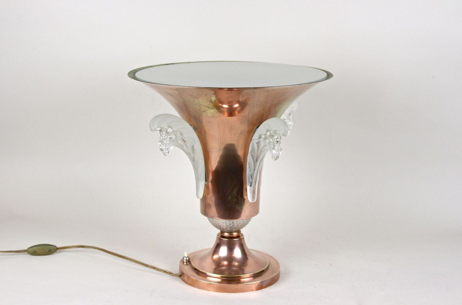 photo vinterior 20th Century Art Deco Copper Table Lamp With Lalique Glass, France Ca 1920