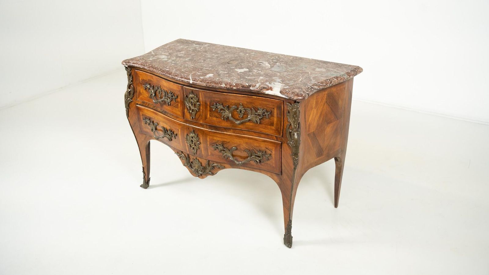 photo furniture Chest Of Drawers Louis XV
