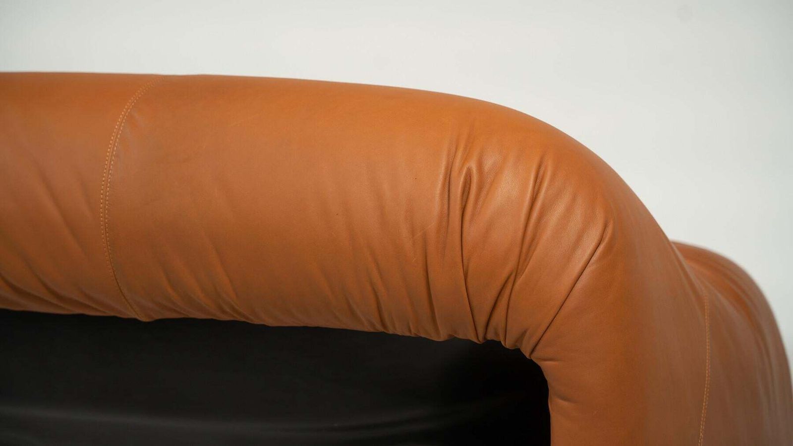 Bonanza 2 Seater Sofa By Afra & Tobia Scarpa, 1970s   New Leather Upholstery photo vinterior