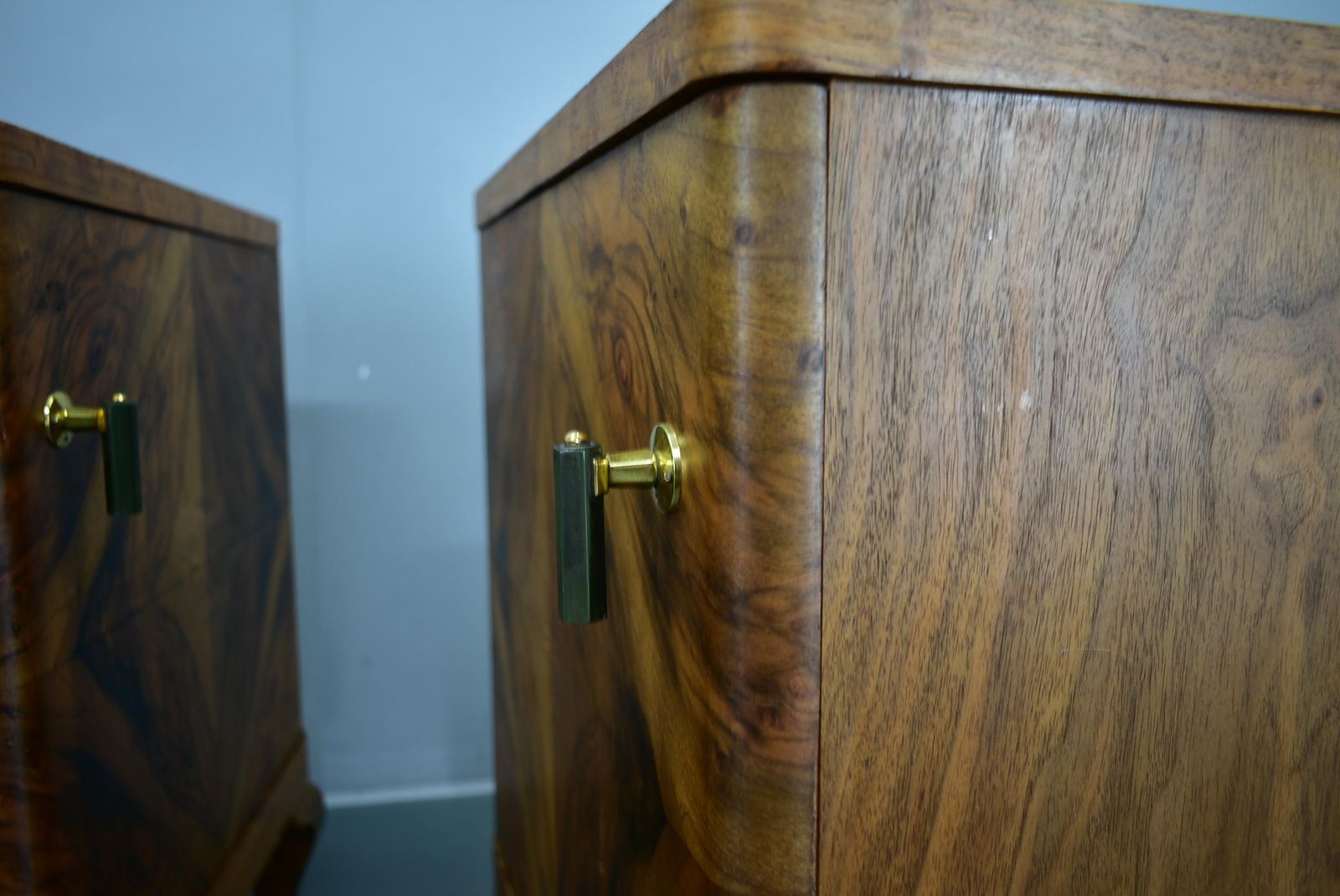 photo vintage 1932s Pair Of Art Deco Bedside Tables, Czechoslovakia