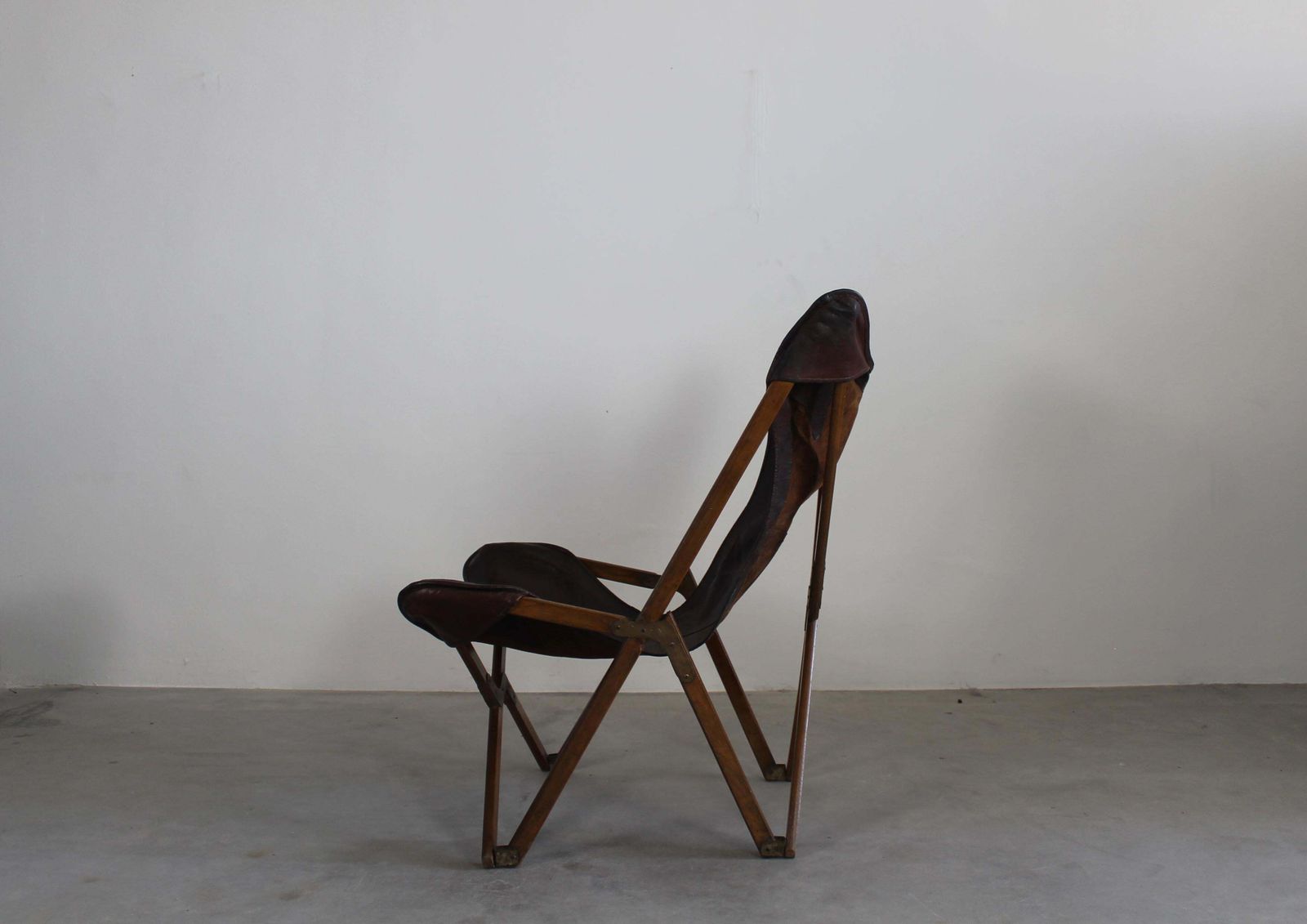 Tripolina Folding Chair In Wood And Leather By Paolo Vigano 1930s photo for sale