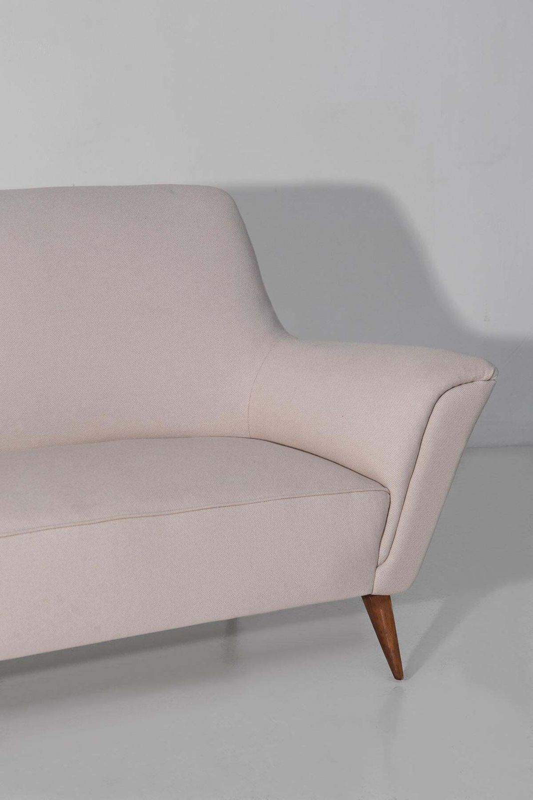 White Italian Corner Sofa In The Style Of Gio Ponti, Reupholstered photo for sale