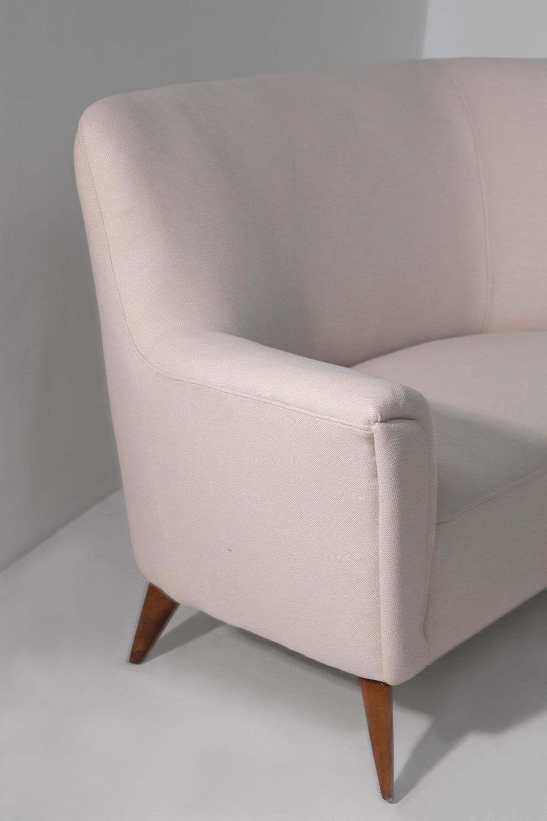 White Italian Corner Sofa In The Style Of Gio Ponti, Reupholstered photo Furniture