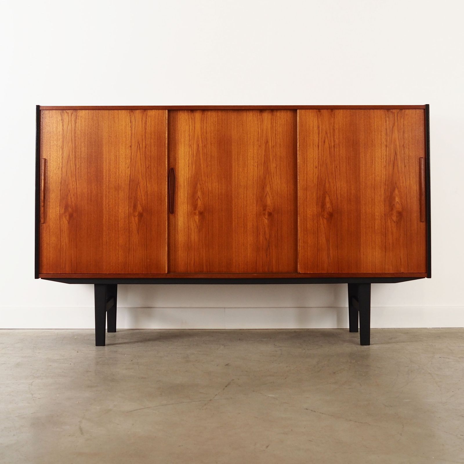 Teak Highboard, Danish Design, 1960s, Production: Denmark