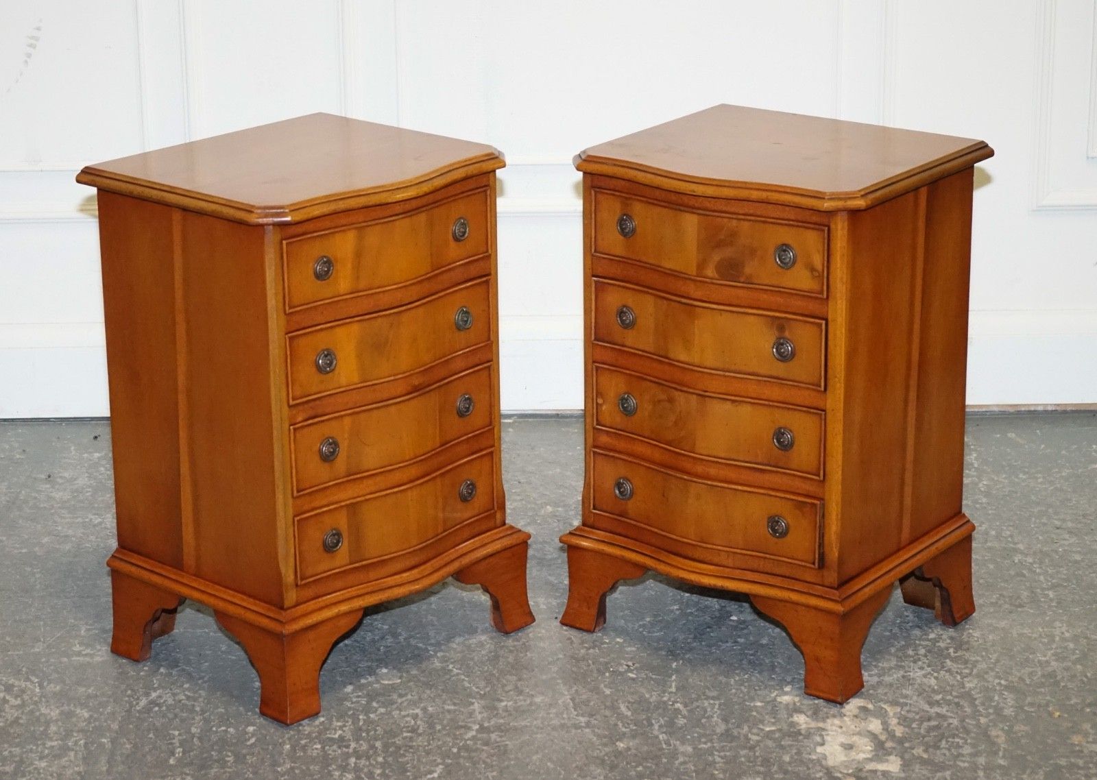 Compact Serpentine Front Pair Of Georgian Style Yew Wood Bedside Nightstands photo furniture