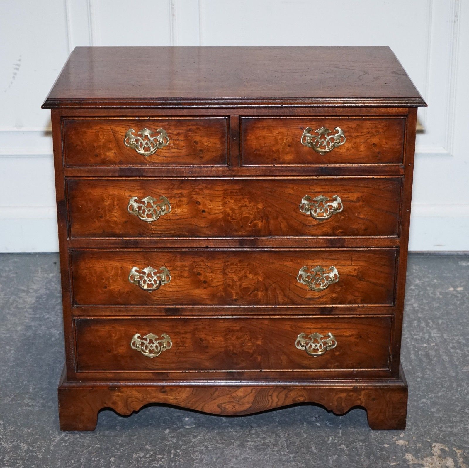 Elegant Vintage Burl Elm All Over Chest Of Drawers Commode Brass Handles photo 1250.0