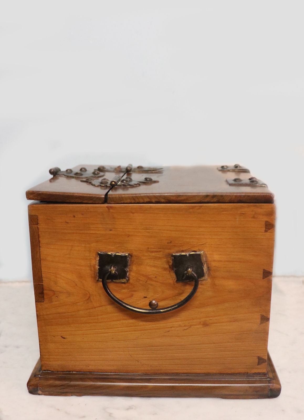 photo furniture A Lovely Chinese Vintage Wood And Brass Bound Jewellery Case.