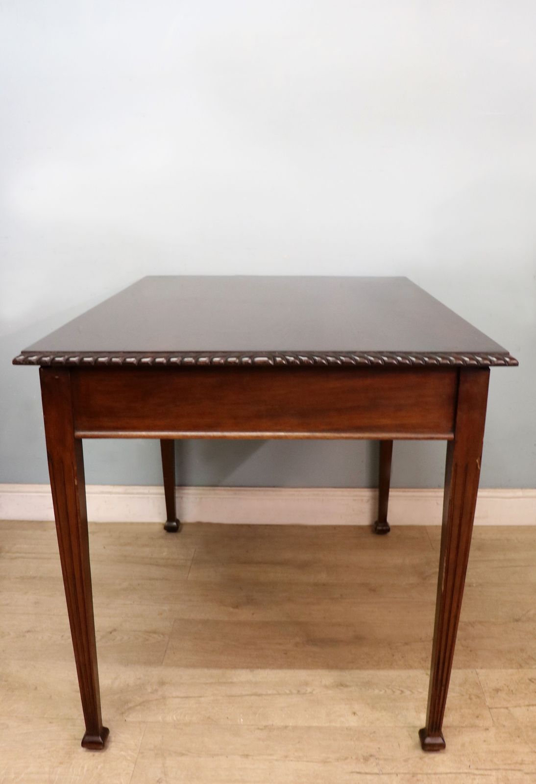 A Lovely Edwardian Mahogany Table Bearing A Label For Mckeon’s Of Liverpool. photo Furniture