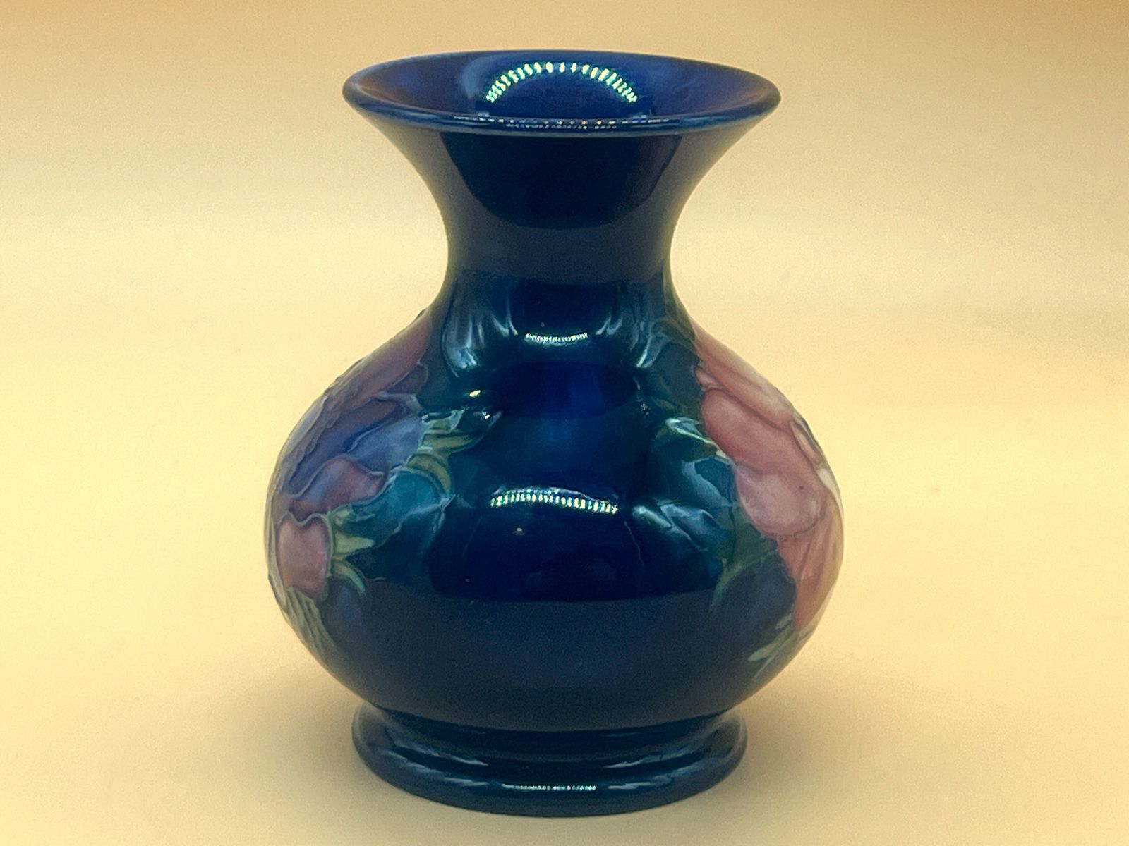 1930's Wm Moorcroft Pottery, Potter To Hm Queen Stamp On Base Anemone Design Vase. photo furniture