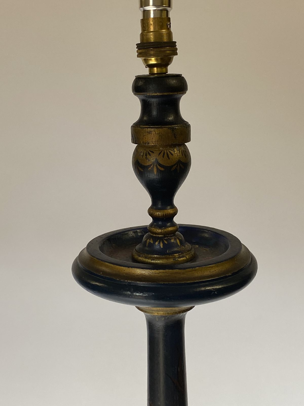 Chinoiserie Decorated Standard Lamp Circa 1930s photo 395.0