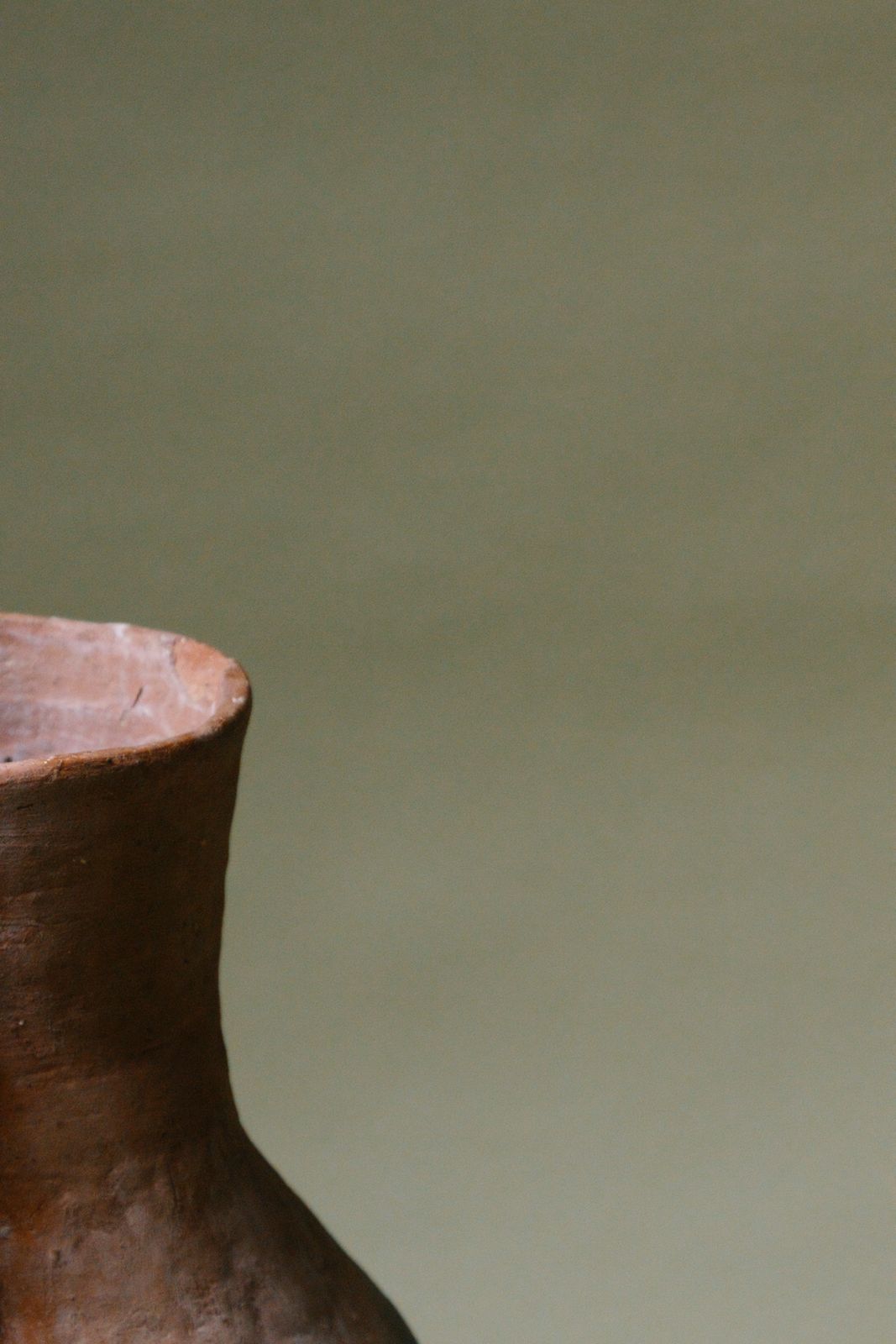 Earthenware Water Dispenser With Rustic Tap photo vinterior