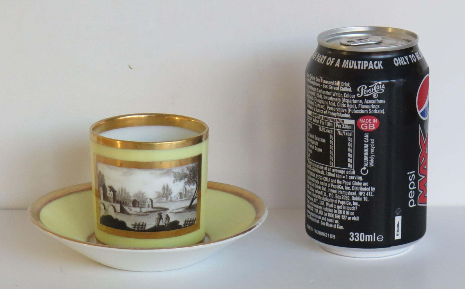 photo vinterior Old Paris Porcelain Coffee Can & Saucer Lemon Engrisaille, French Ca 1800
