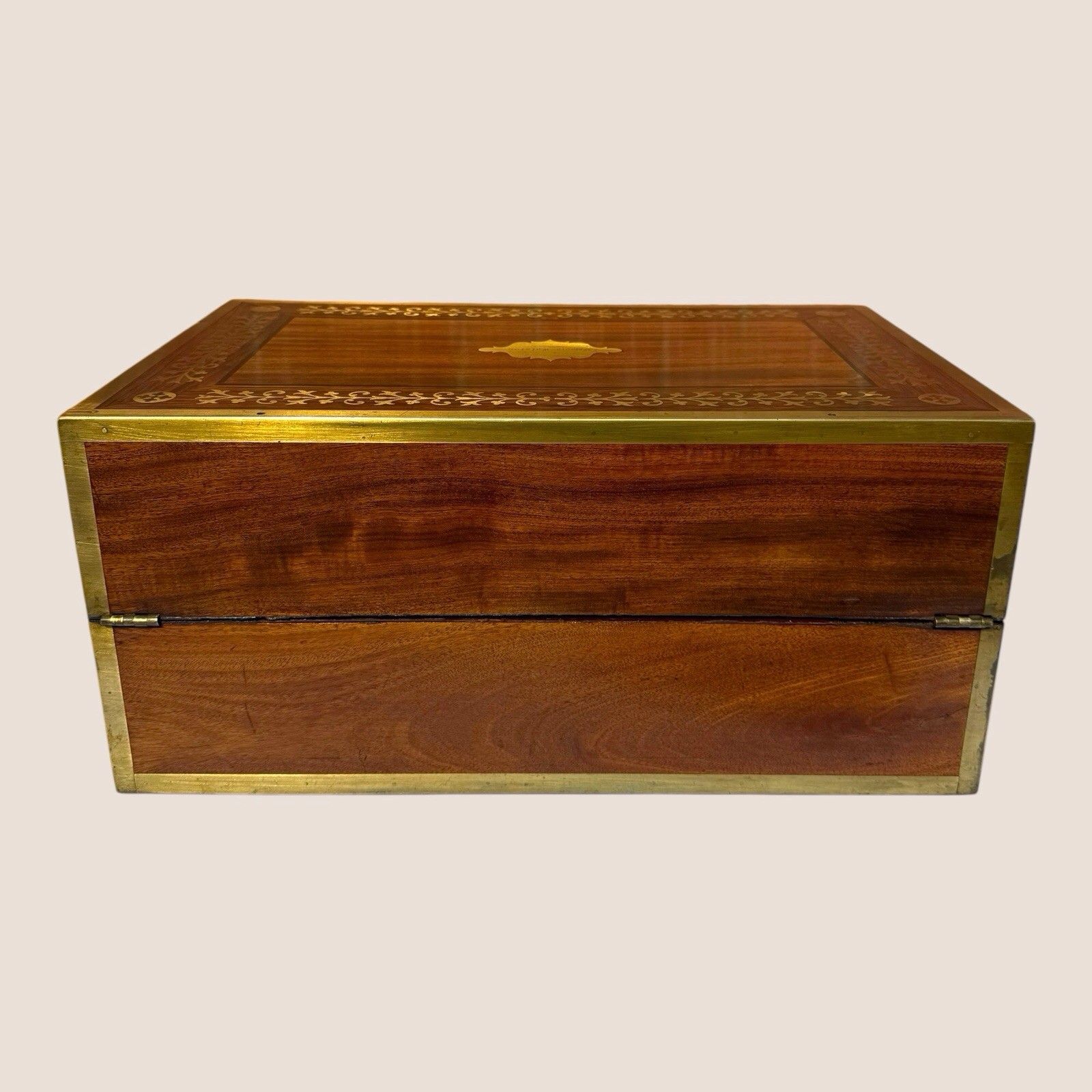 photo vintage Antique Regency Mahogany & Brass Inlaid Campaign Writing Slope Box With Drawer