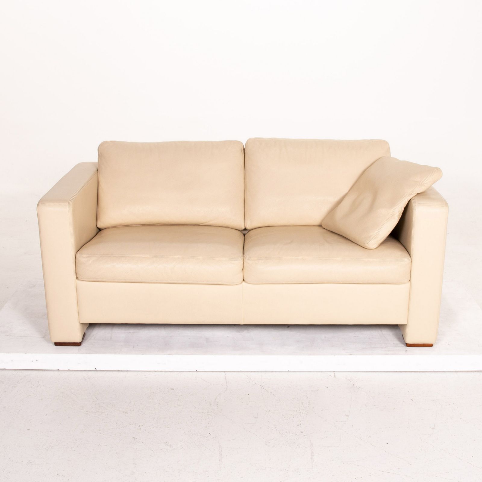 Canapé Machalke en cuir beige 2 places photo vintage