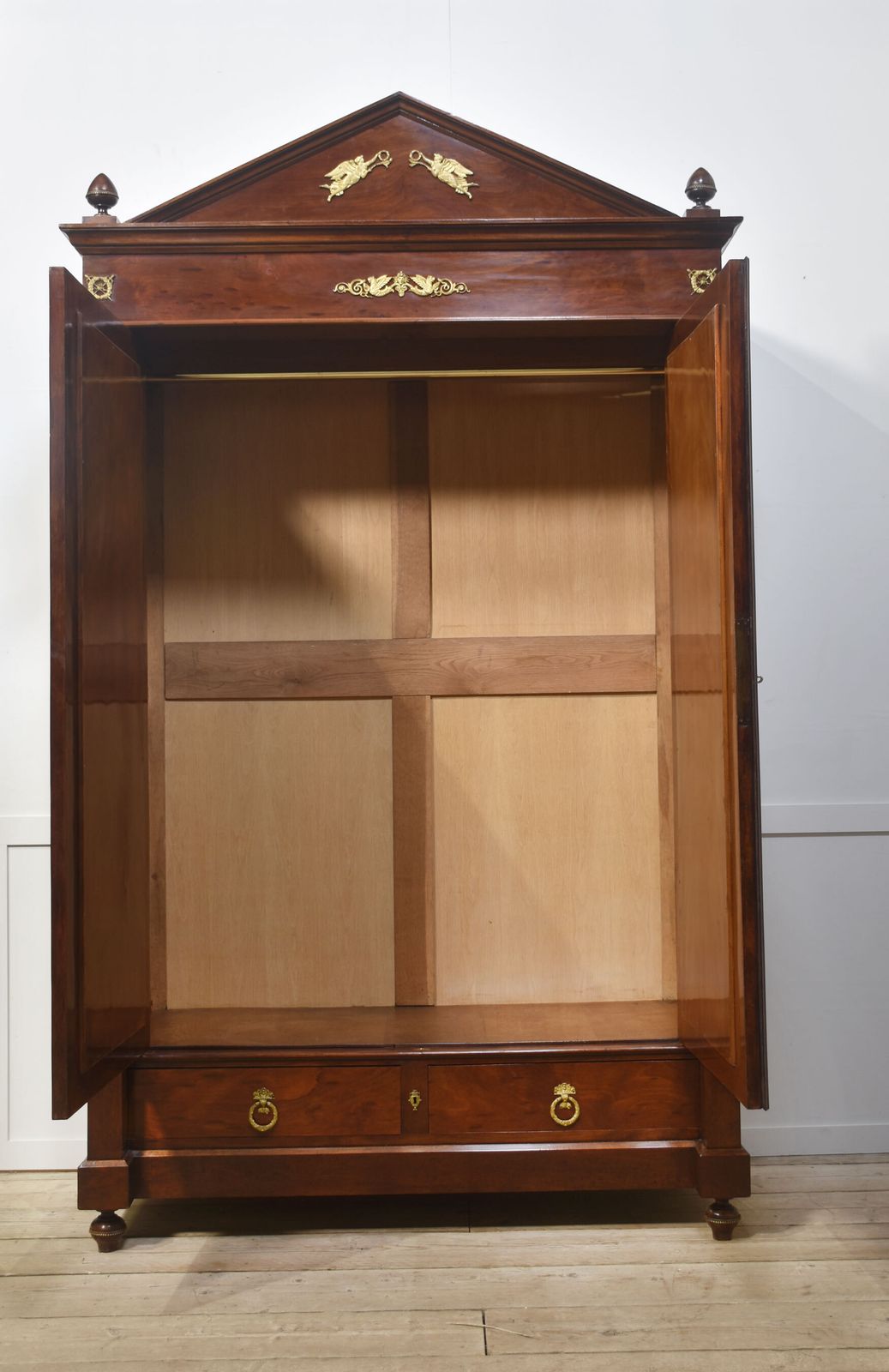 photo vinterior Empire Style Mahogany Two Door Wardrobe