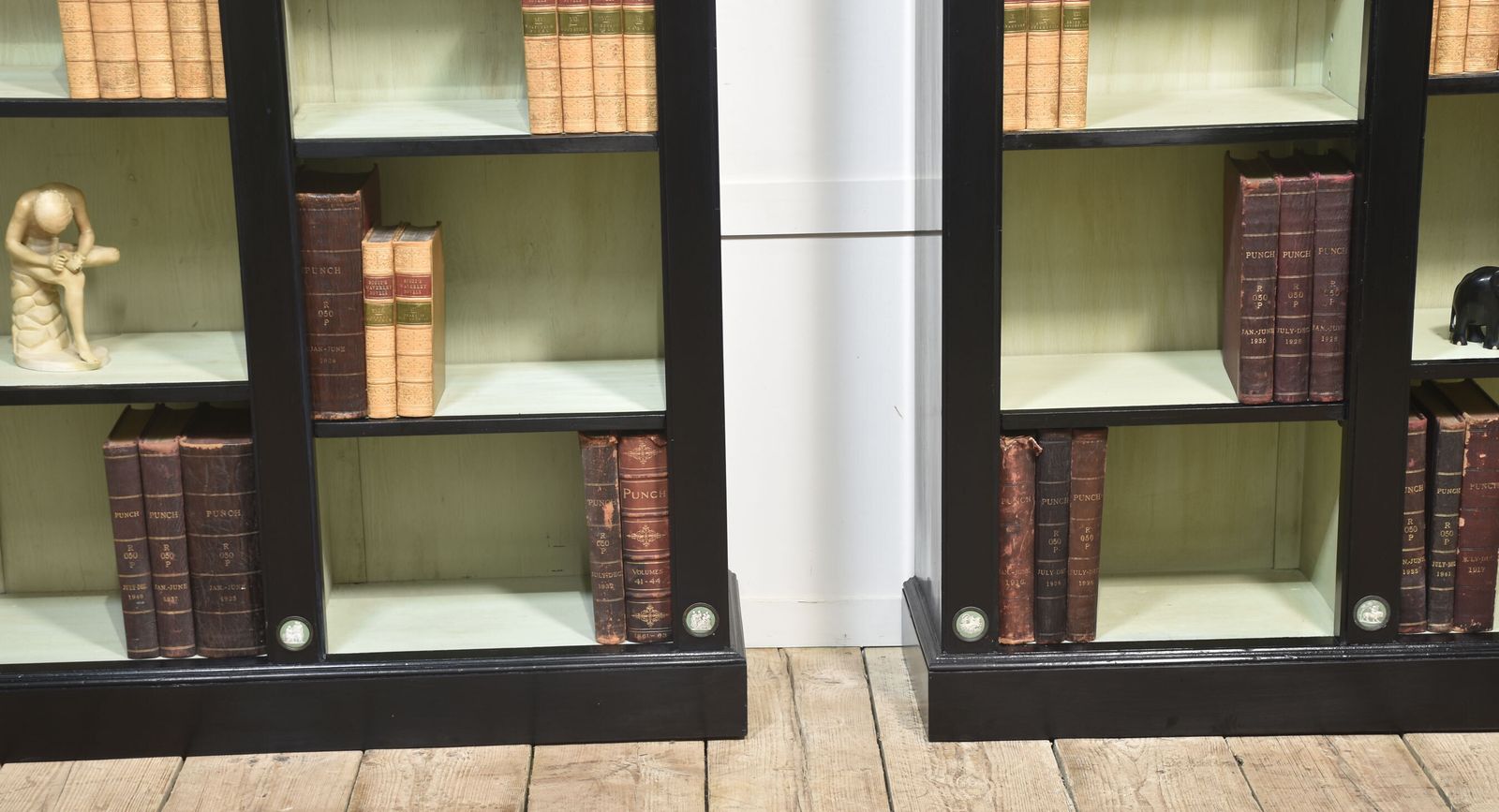9534.0 Pair Of Ebonised Wedgwood Open Bookcases photo